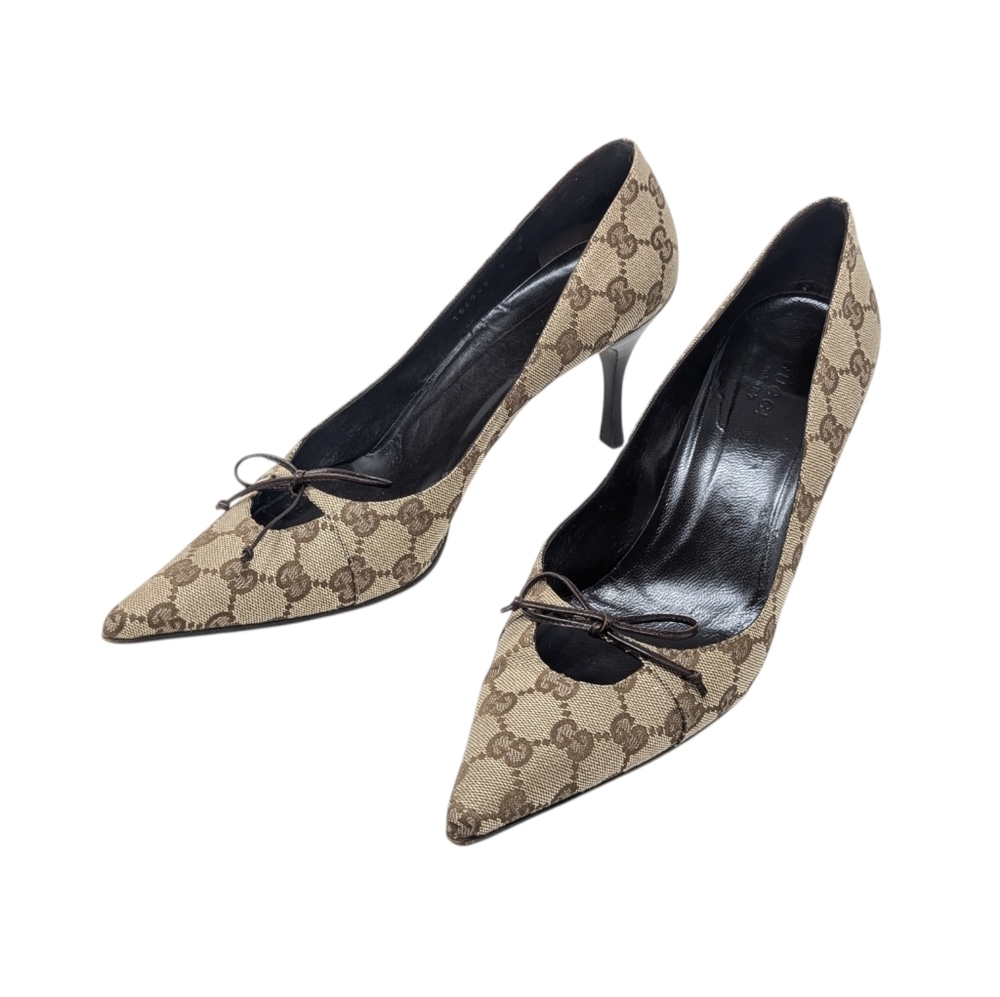 Gucci Signature GG Monogram Vintage Pointed Bow Heels Size 9B